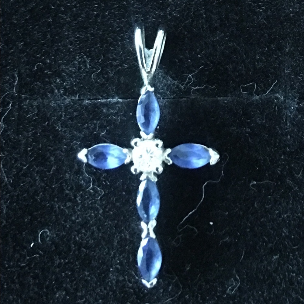 Cross pendant